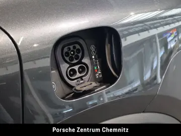 PORSCHE Macan 4 Electric