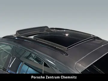 PORSCHE Macan 4 Electric