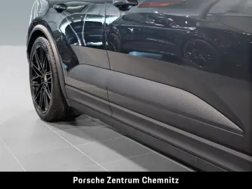 PORSCHE Macan 4 Electric