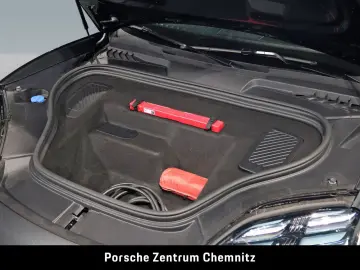 PORSCHE Macan 4 Electric