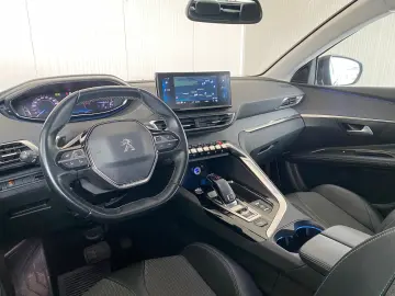 PEUGEOT 3008 1.2 PureTech 130CP Allure Pack EAT8 S&S