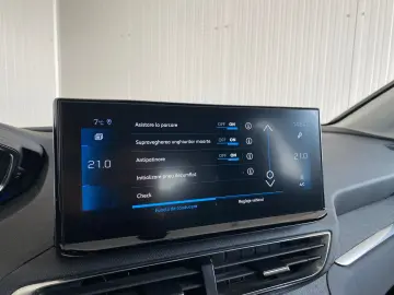 PEUGEOT 3008 1.2 PureTech 130CP Allure Pack EAT8 S&S