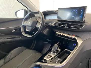 PEUGEOT 3008 1.2 PureTech 130CP Allure Pack EAT8 S&S