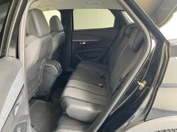 PEUGEOT 3008 1.2 PureTech 130CP Allure Pack EAT8 S&S