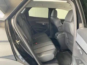 PEUGEOT 3008 1.2 PureTech 130CP Allure Pack EAT8 S&S