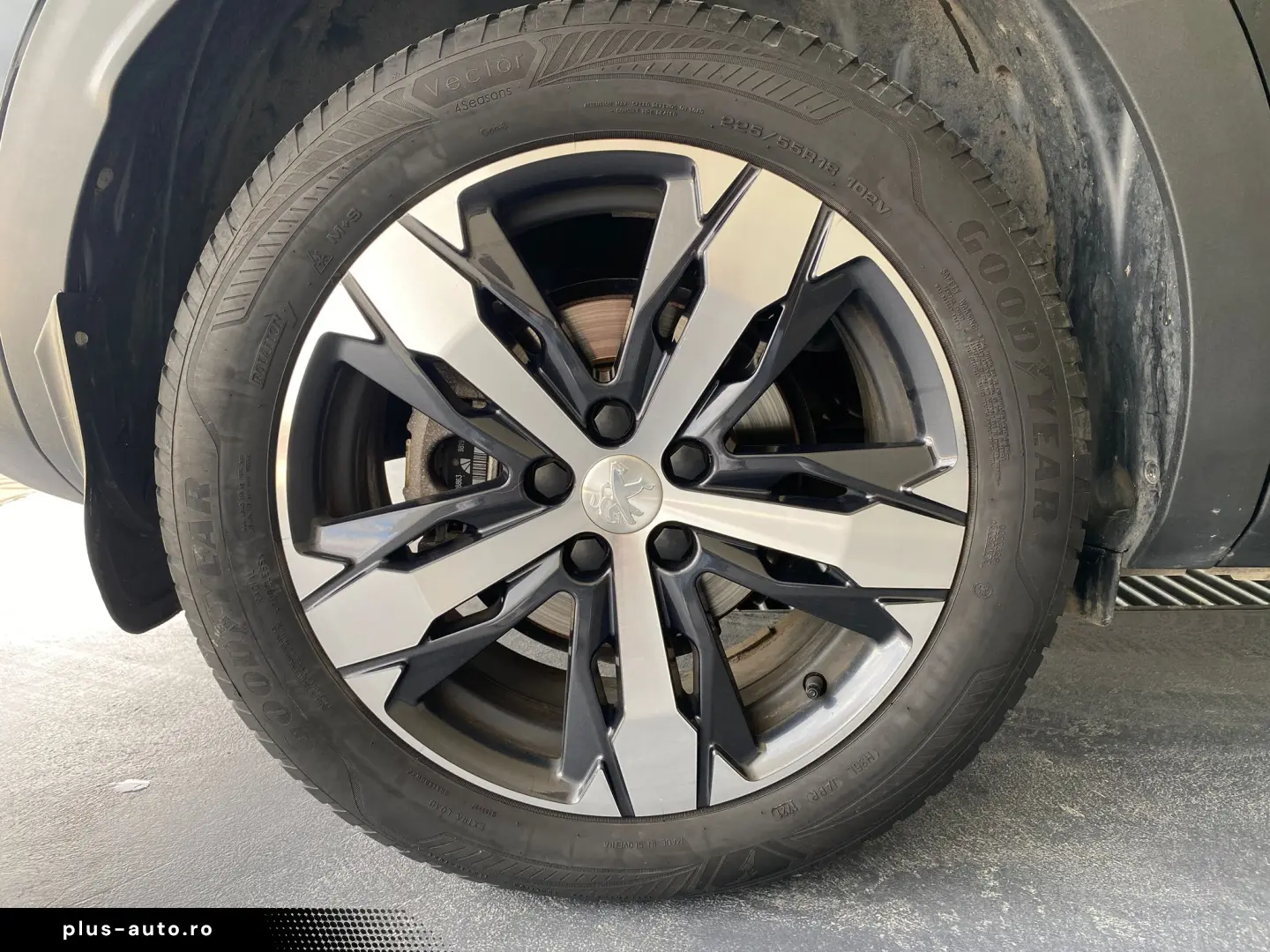 PEUGEOT 3008 1.2 PureTech 130CP Allure Pack EAT8 S&S