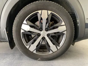 PEUGEOT 3008 1.2 PureTech 130CP Allure Pack EAT8 S&S