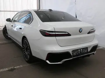 BMW 740d xDrive Limousine M Sportpaket