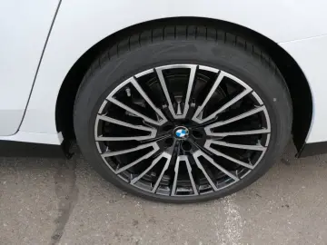 BMW 740d xDrive Limousine M Sportpaket