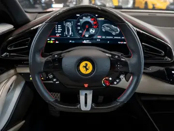 FERRARI Purosangue V12 DCT 4WD