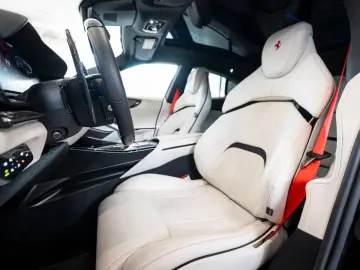 FERRARI Purosangue V12 DCT 4WD