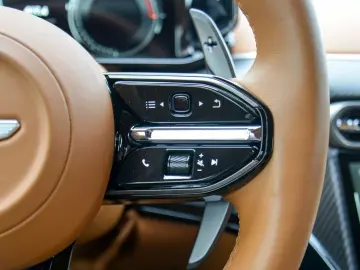 ASTON MARTIN NG V8 Vantage Coupé