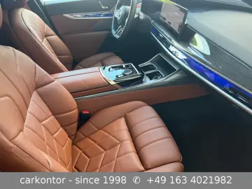 BMW 750e xdrive M SPORT   LOUNGE   THEATER   2025