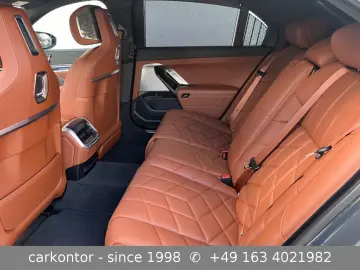 BMW 750e xdrive M SPORT   LOUNGE   THEATER   2025