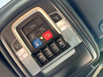 Dodge RAM TRX 1500 6.2L V8-SUPERCHARGED