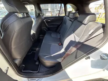 Toyota RAV4 2.5 VVT-i Hybrid Style Selection 4x4