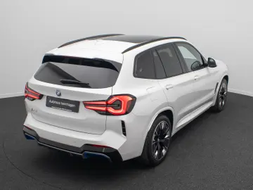 BMW iX3 IMPRESSIVE 360 DAB Alarm HUD Panorama 20Zoll