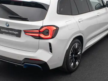 BMW iX3 IMPRESSIVE 360 DAB Alarm HUD Panorama 20Zoll