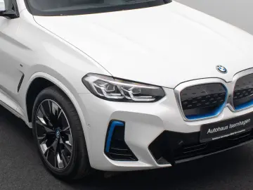 BMW iX3 IMPRESSIVE 360 DAB Alarm HUD Panorama 20Zoll