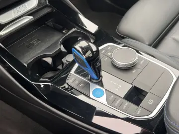 BMW iX3 M Sport Gestiksteuerung Head-Up HK HiFi DAB