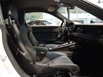 PORSCHE 911 (992) Carrera GTS  918 Sitze Carbondach  1.H