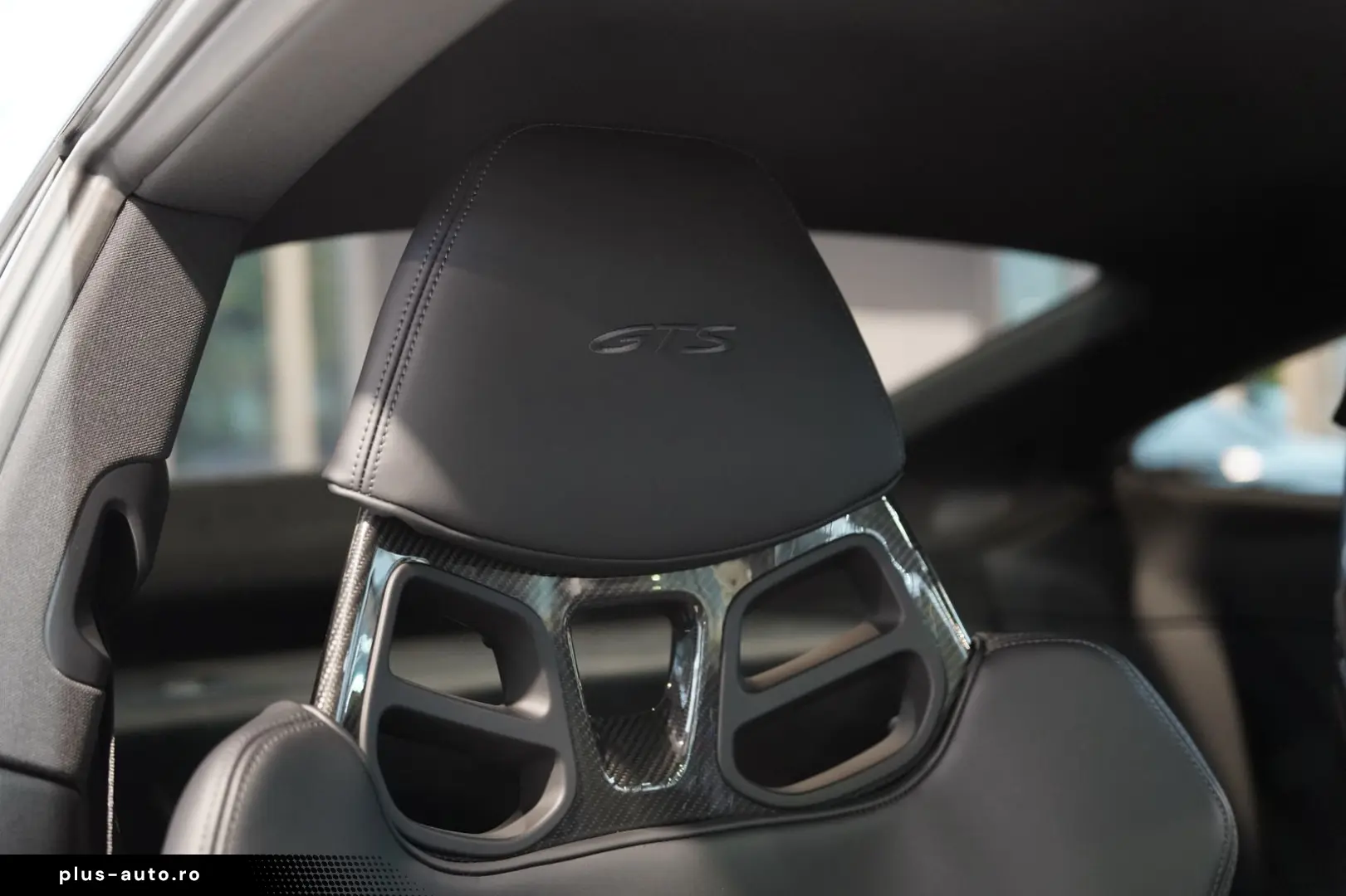 PORSCHE 911 (992) Carrera GTS  918 Sitze Carbondach  1.H