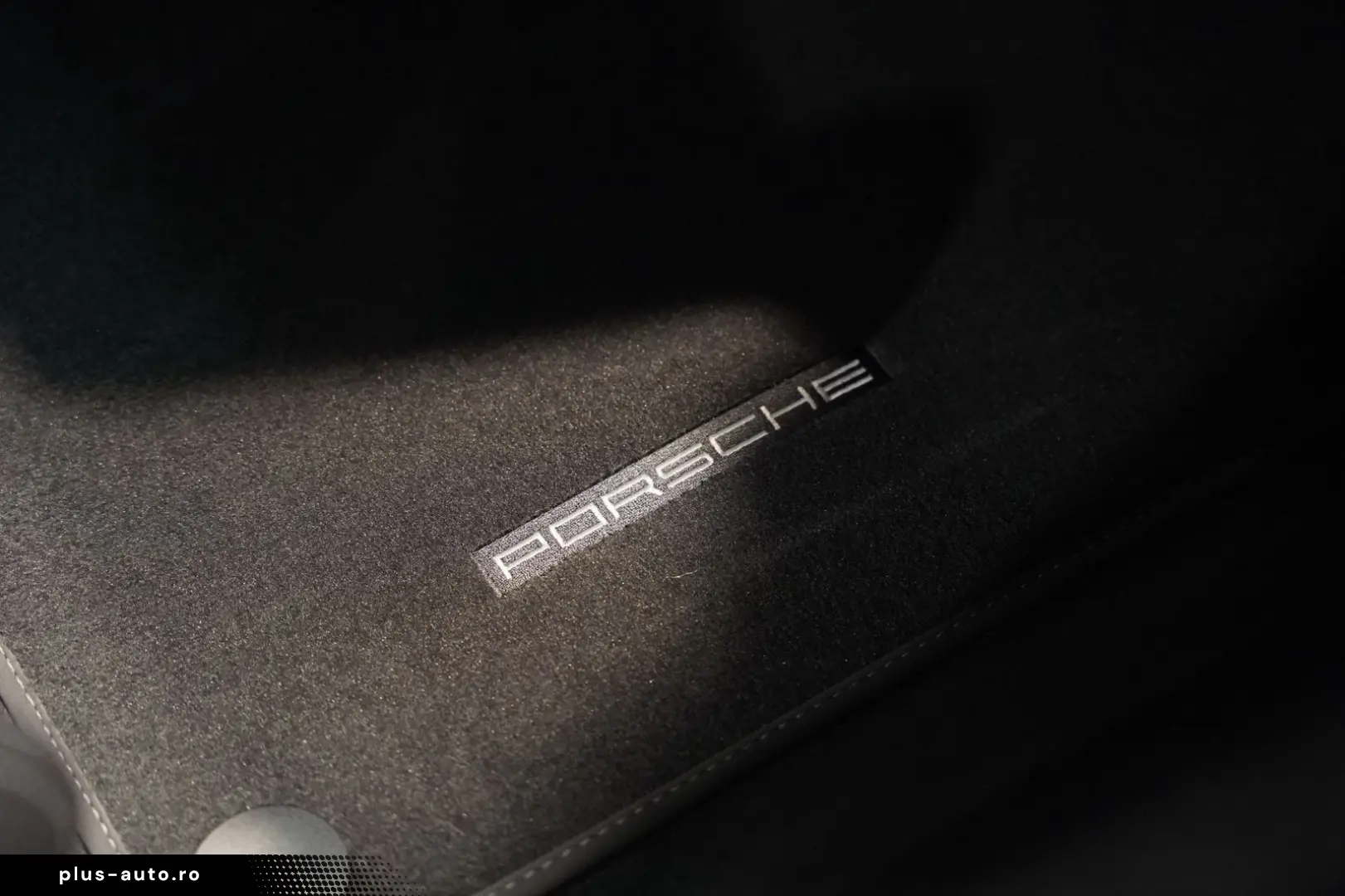 PORSCHE 911 (992) Carrera GTS  918 Sitze Carbondach  1.H