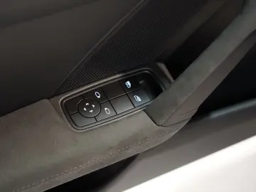 PORSCHE 911 (992) Carrera GTS  918 Sitze Carbondach  1.H