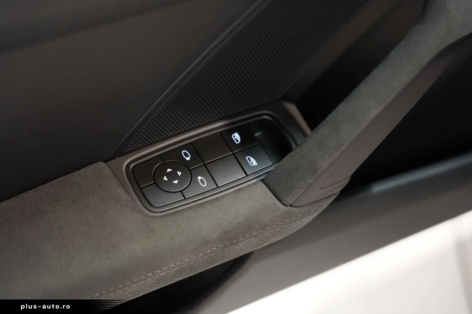 PORSCHE 911 (992) Carrera GTS  918 Sitze Carbondach  1.H