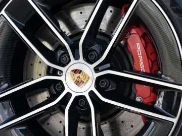 PORSCHE 992 911 Carrera GTS InnoDrive BOSE Sitzbelüftung