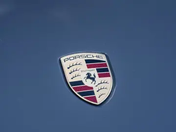 PORSCHE 992 911 Carrera GTS InnoDrive BOSE Sitzbelüftung