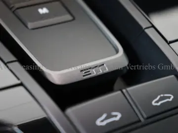 PORSCHE 992 911 Carrera 4S SportDesign HA-Lenkung SAGA