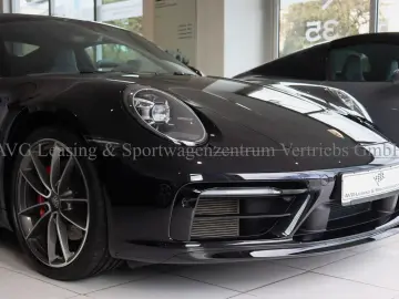 PORSCHE 992 911 Carrera 4S SportDesign HA-Lenkung SAGA
