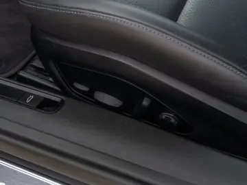 PORSCHE 911 Cabrio 3.0 Carrera