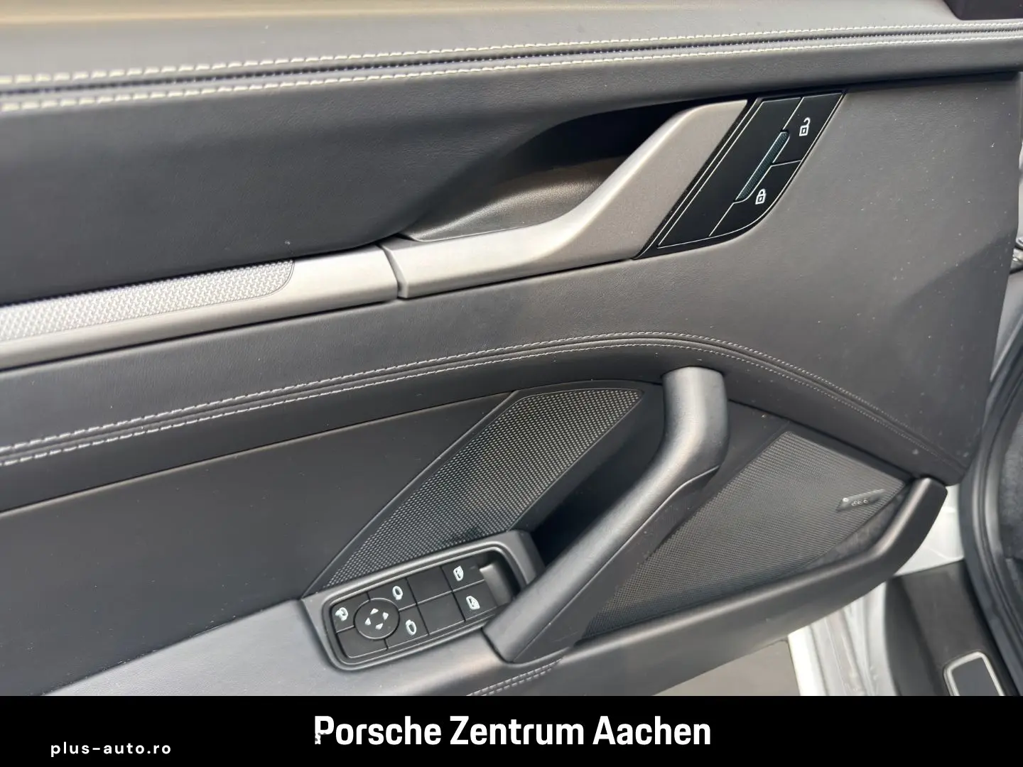 PORSCHE 992 911 Carrera Sportabgas Surround-View BOSE