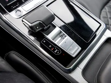 Audi Q8 60 TFSI e quattro S-line Garantie 3 ani