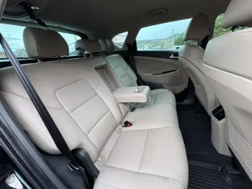 HYUNDAI TUCSON 2.0 crdi   4x4   Cutie Automata   Premium