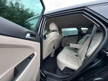 HYUNDAI TUCSON 2.0 crdi   4x4   Cutie Automata   Premium