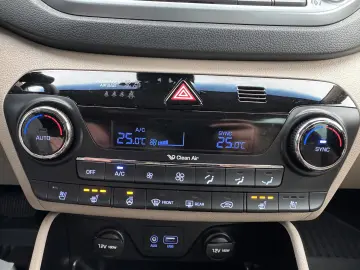 HYUNDAI TUCSON 2.0 crdi   4x4   Cutie Automata   Premium