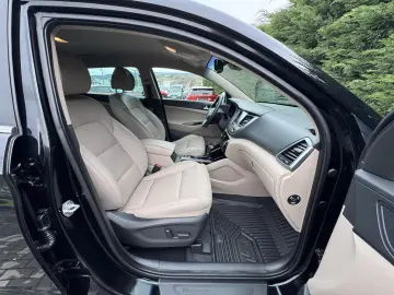 HYUNDAI TUCSON 2.0 crdi   4x4   Cutie Automata   Premium