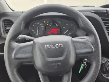 Iveco Daily 35-160 box 4.9m  impecabil  cash leasing
