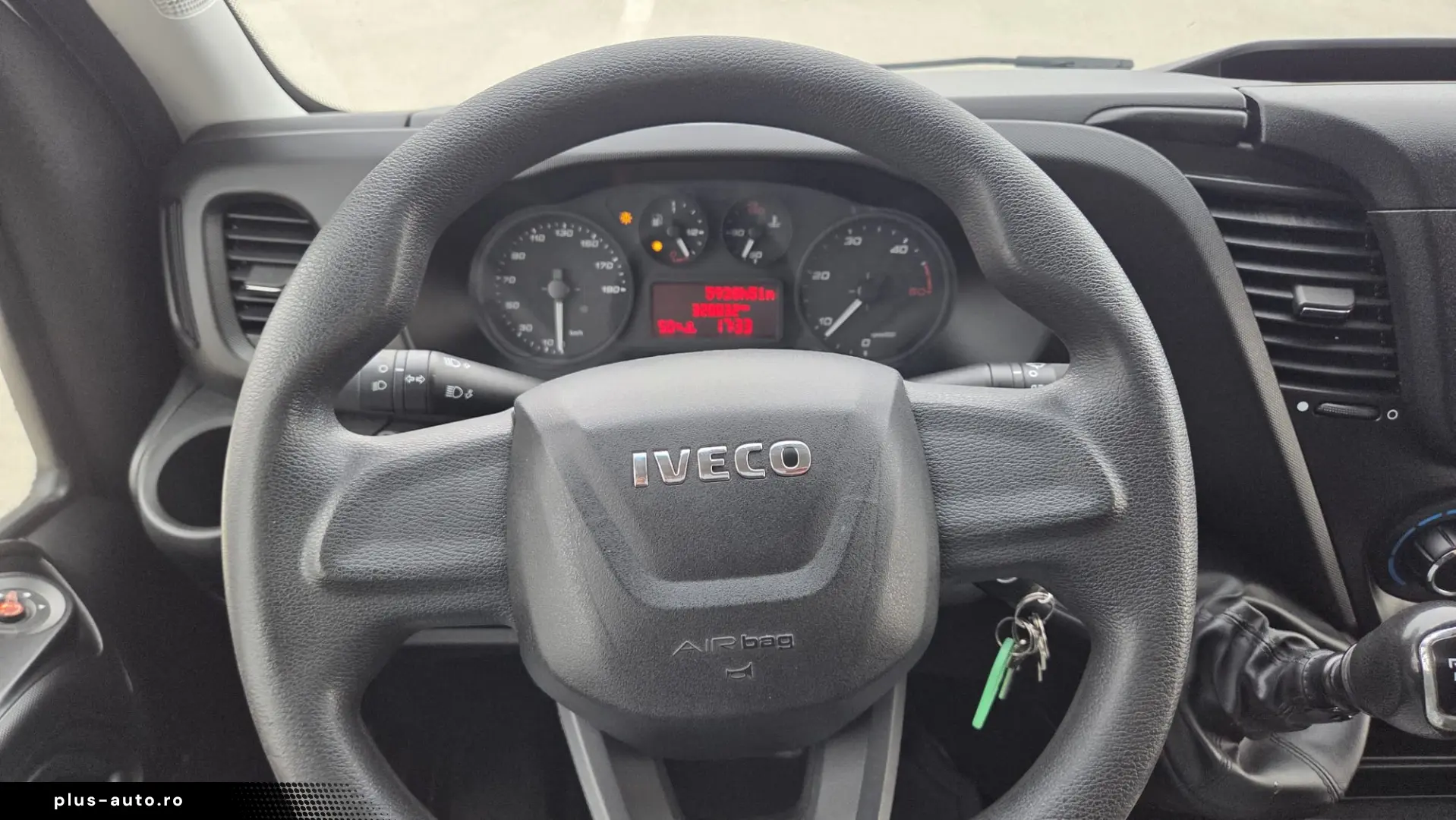 Iveco Daily 35-160 box 4.9m  impecabil  cash leasing
