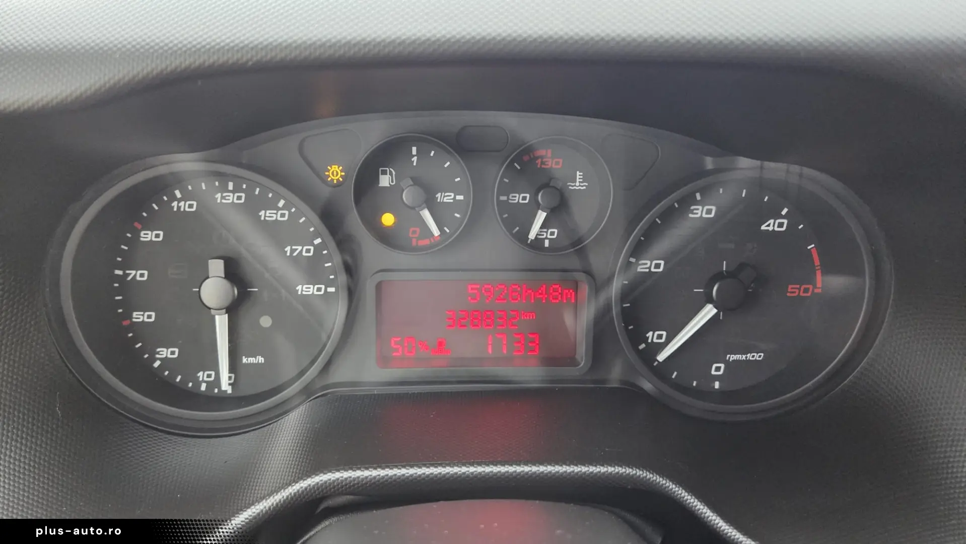 Iveco Daily 35-160 box 4.9m  impecabil  cash leasing