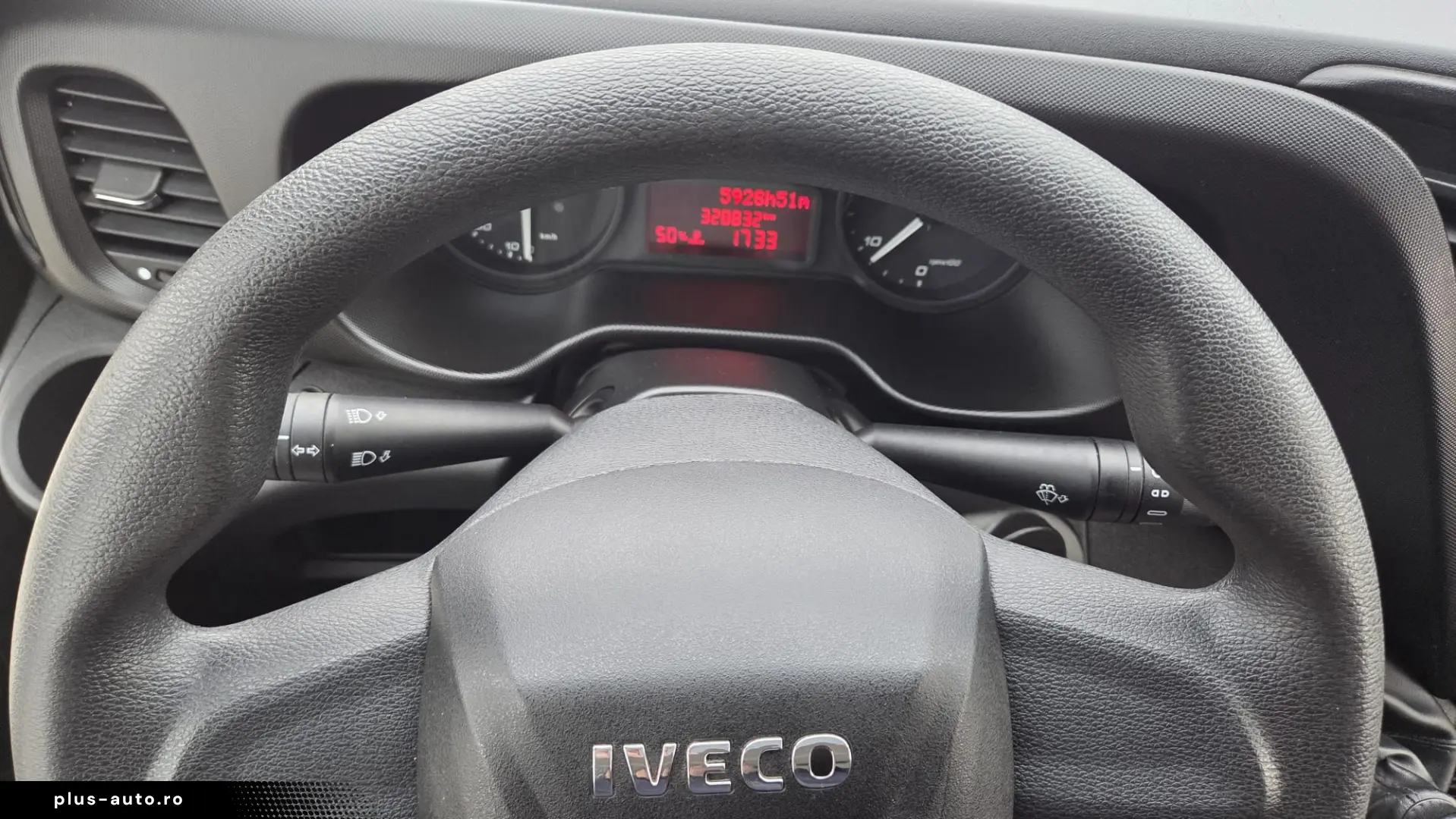 Iveco Daily 35-160 box 4.9m  impecabil  cash leasing