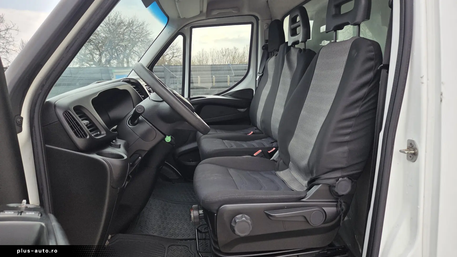 Iveco Daily 35-160 box 4.9m  impecabil  cash leasing