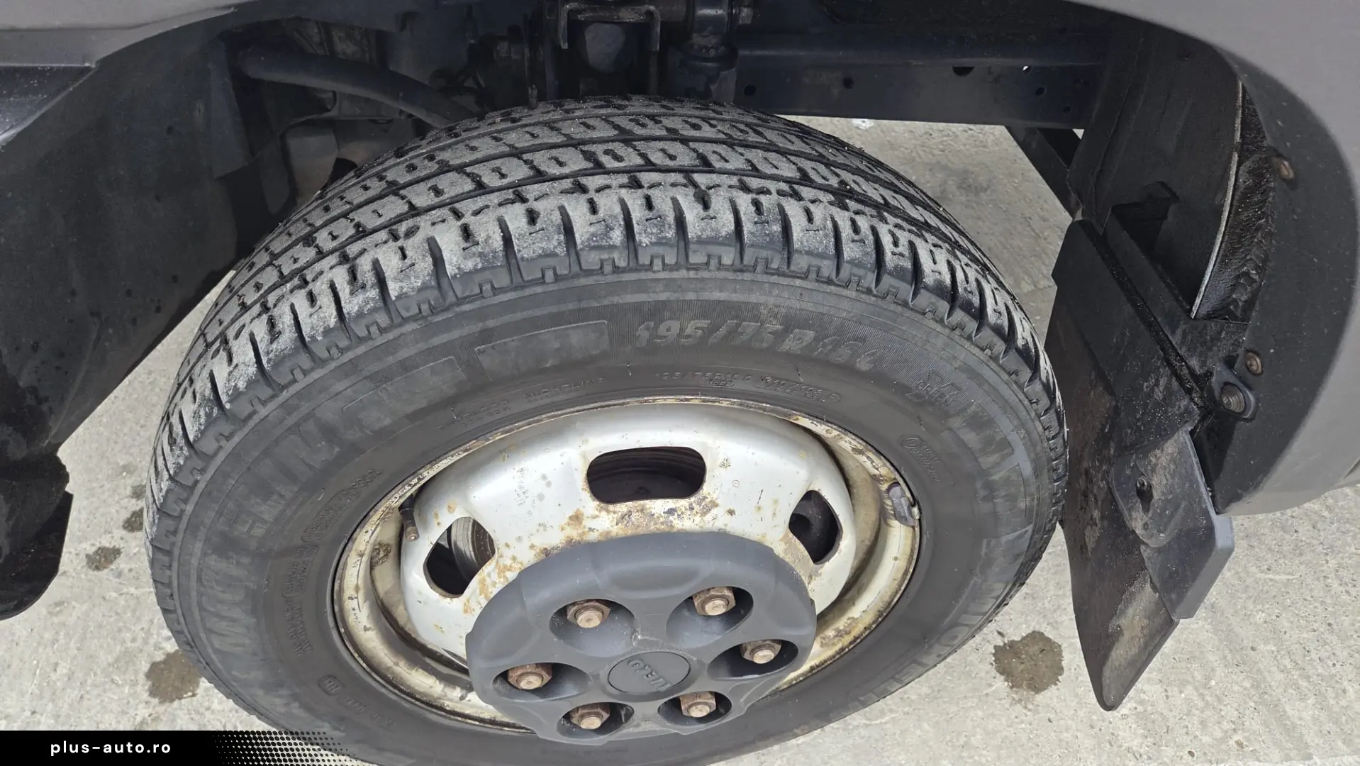 Iveco Daily 35-160 box 4.9m  impecabil  cash leasing