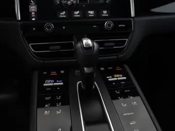 Porsche Macan S Sport Chrono Package Auxiliary Heater BOSE