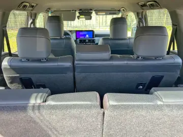 Toyota Land Cruiser 2.8l D-4D 204 CP A T 7 locuri Executive