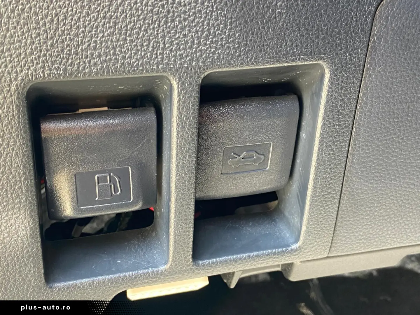 Toyota Land Cruiser 2.8l D-4D 204 CP A T 7 locuri Executive