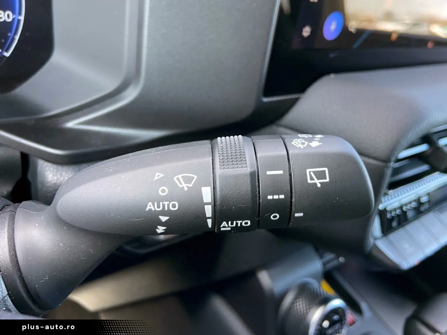 Toyota Land Cruiser 2.8l D-4D 204 CP A T 7 locuri Executive